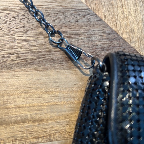 Black metallic chain clutch purse - Picture 3 of 5
